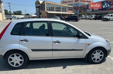 Хэтчбек Ford Fiesta 2008 в Черновцах