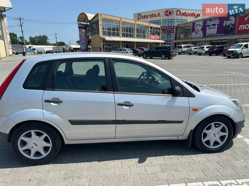 Хэтчбек Ford Fiesta 2008 в Черновцах