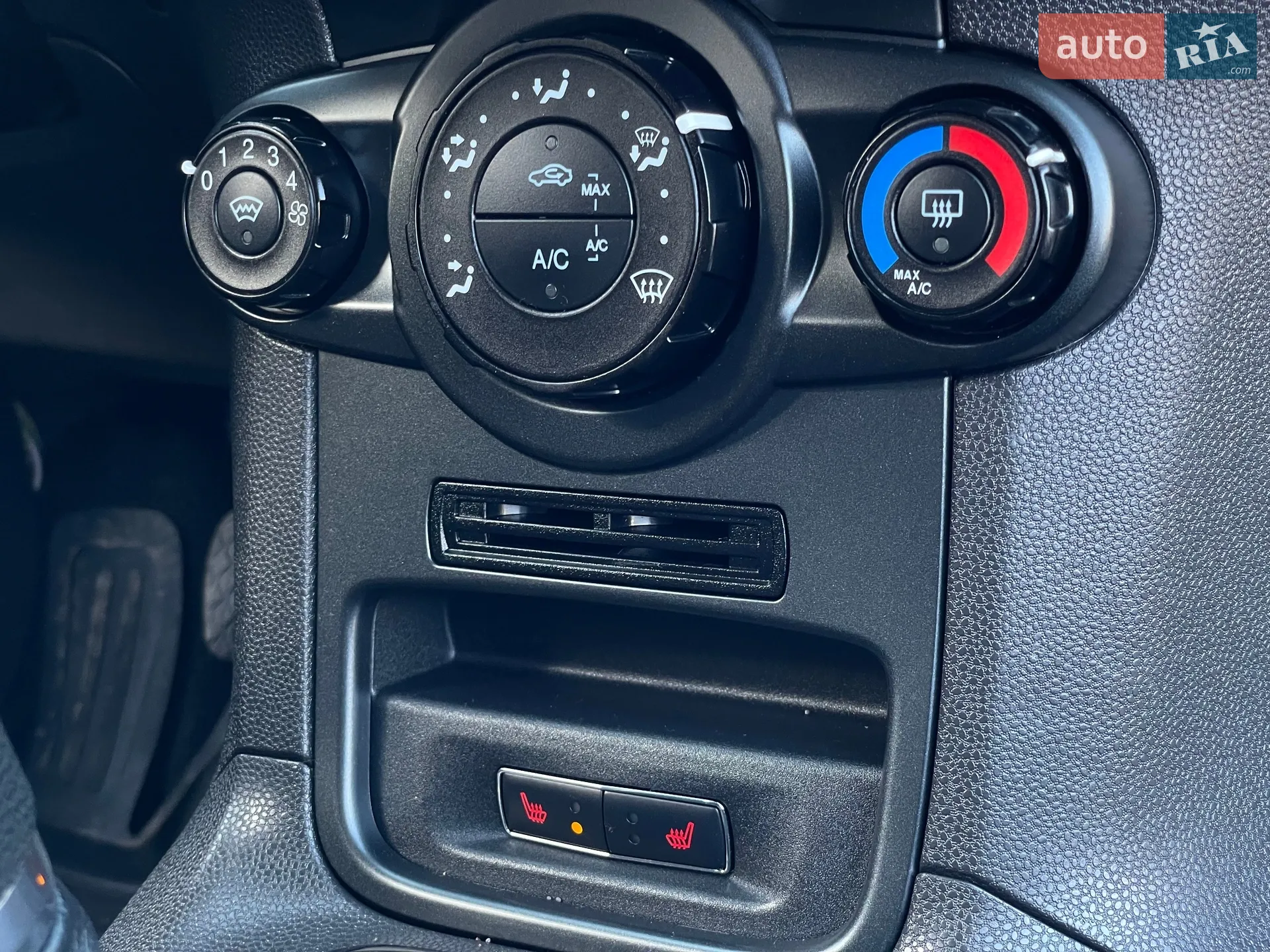 2017 Ford Fiesta - мініатюра 35