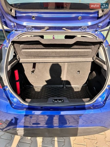 Хетчбек Ford Fiesta 2015 в Красилові