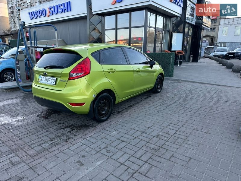 Хэтчбек Ford Fiesta 2012 в Киеве