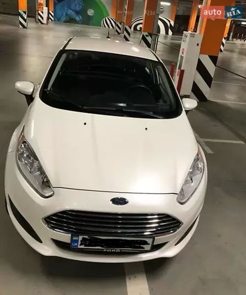 Седан Ford Fiesta 2016 в Киеве