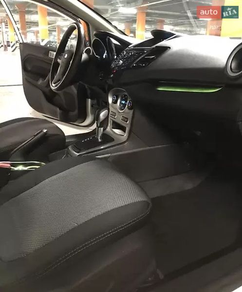 Седан Ford Fiesta 2016 в Киеве