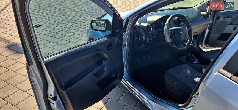 Хэтчбек Ford Fiesta 2005 в Черкассах