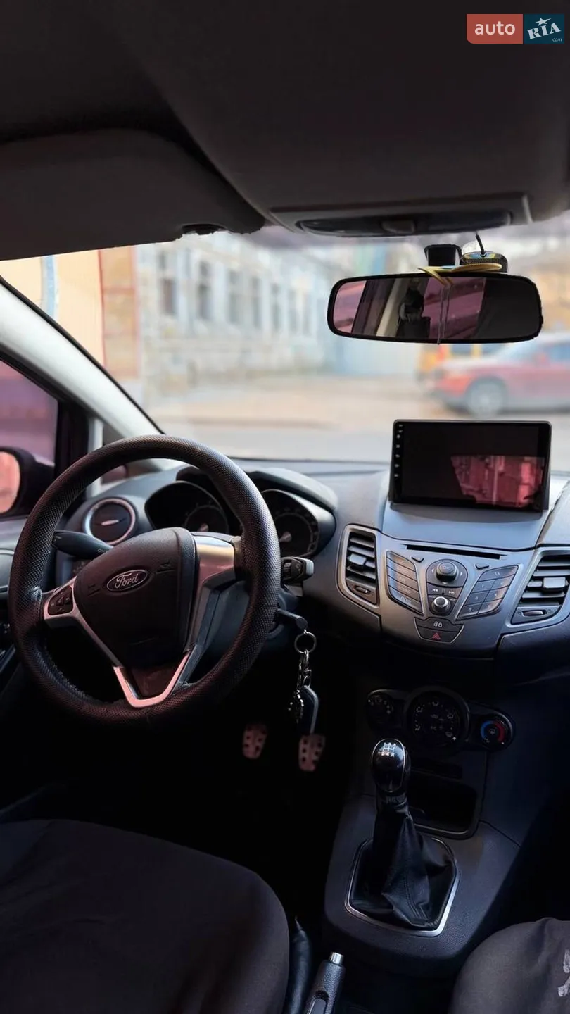 2013 Ford Fiesta - мініатюра 9