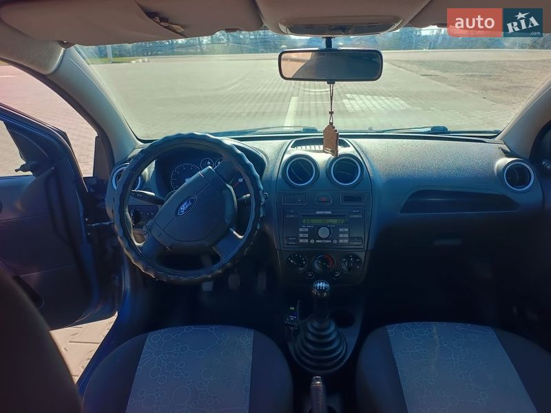 Хэтчбек Ford Fiesta 2006 в Судовой Вишне фото 12 Хэтчбек Ford Fiesta 2006 в Судовой Вишне