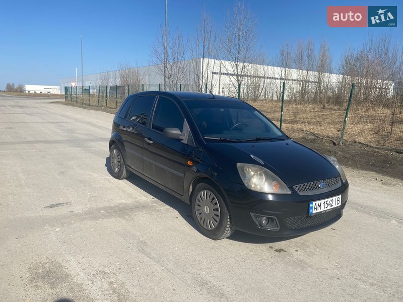 Хэтчбек Ford Fiesta 2007 в Коростене