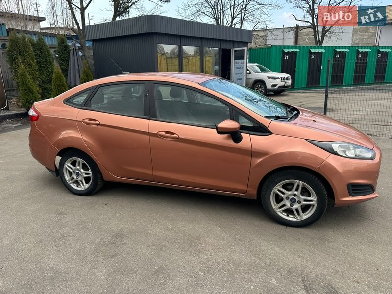 Седан Ford Fiesta 2017 в Киеве