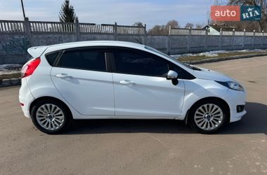Хэтчбек Ford Fiesta 2015 в Прилуках