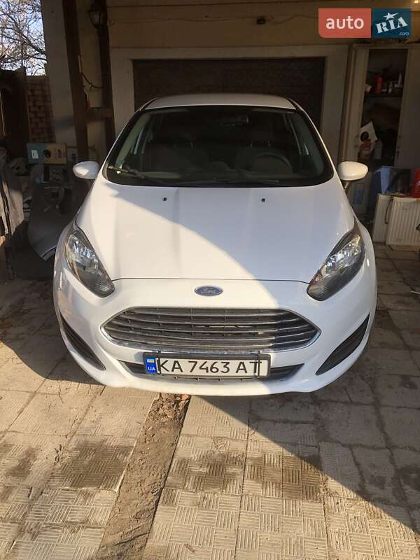 Седан Ford Fiesta 2017 в Киеве фото Седан Ford Fiesta 2017 в Киеве