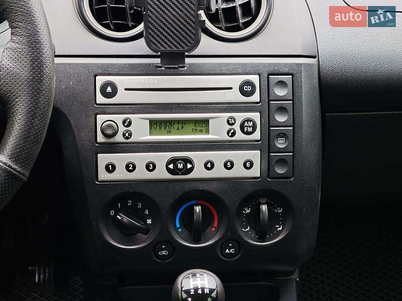 Хэтчбек Ford Fiesta 2005 в Харькове