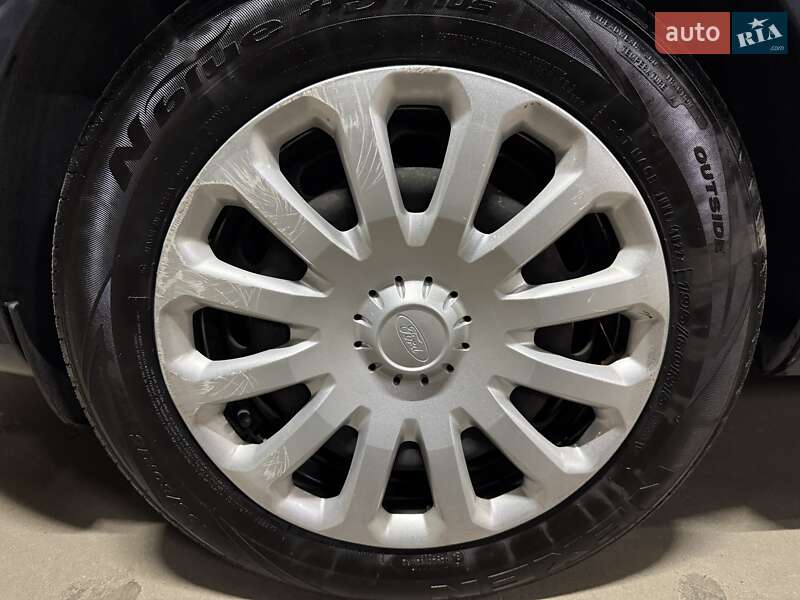 Хэтчбек Ford Fiesta 2013 в Киеве