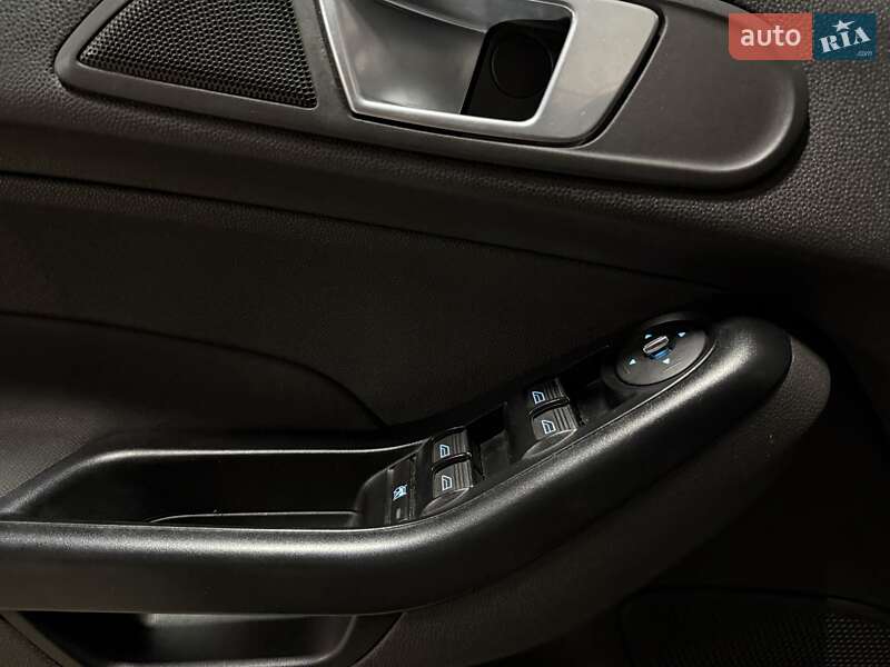 Хэтчбек Ford Fiesta 2013 в Киеве