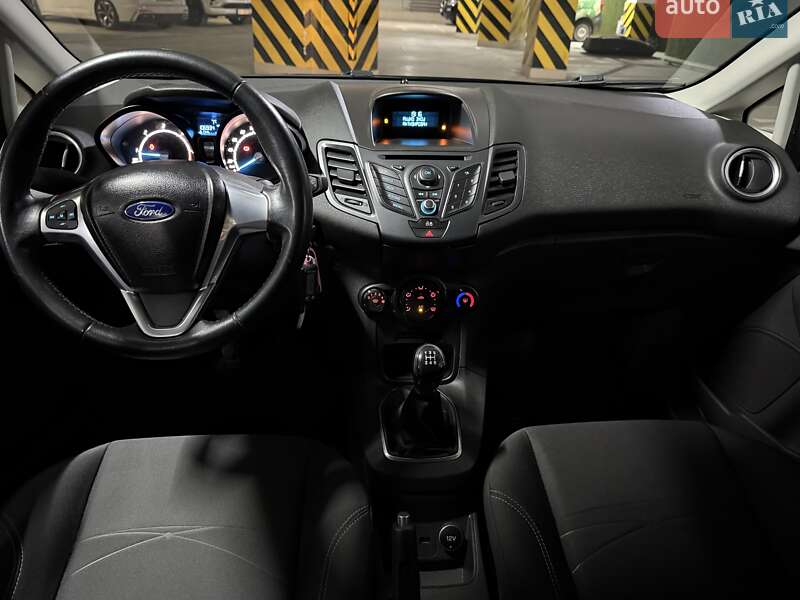 Хэтчбек Ford Fiesta 2013 в Киеве