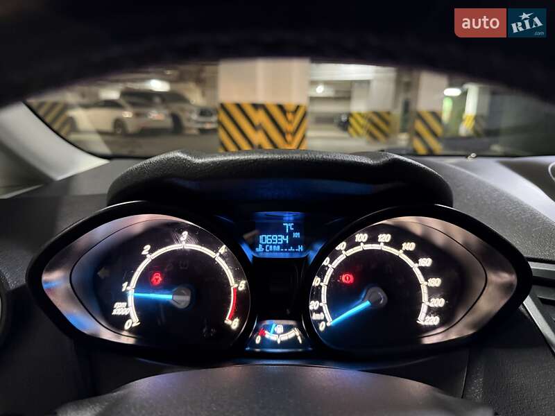 Хэтчбек Ford Fiesta 2013 в Киеве