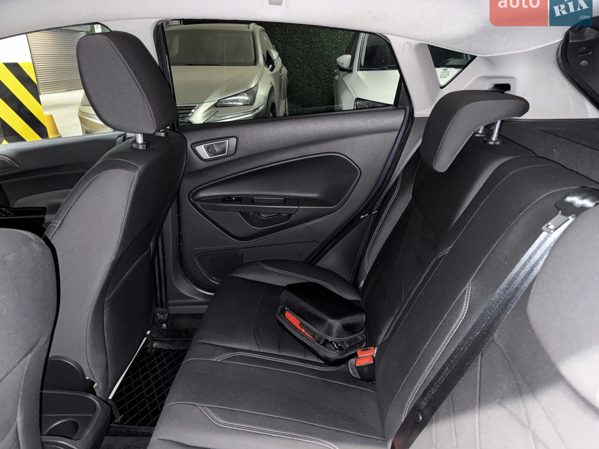 2013 Ford Fiesta - мініатюра 33