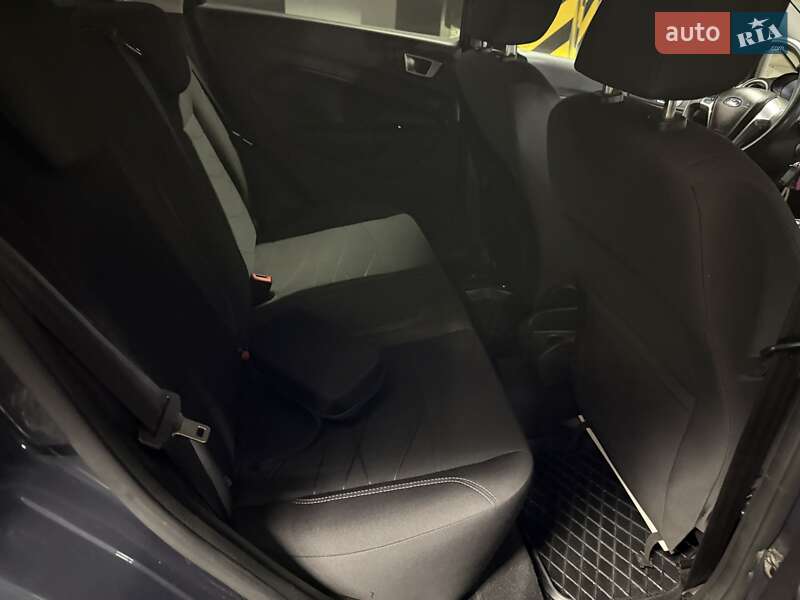 Хэтчбек Ford Fiesta 2013 в Киеве