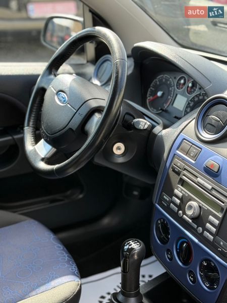 Хэтчбек Ford Fiesta 2008 в Луцке