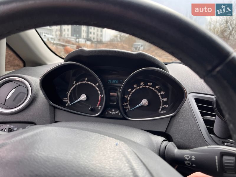 Хэтчбек Ford Fiesta 2013 в Львове