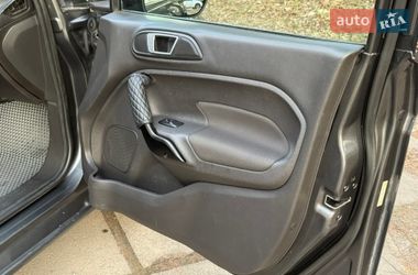 Седан Ford Fiesta 2015 в Киеве