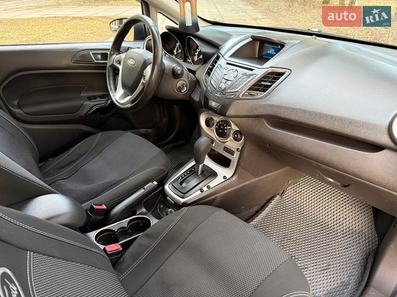 Седан Ford Fiesta 2015 в Киеве
