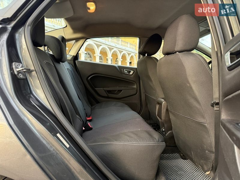 Седан Ford Fiesta 2015 в Киеве