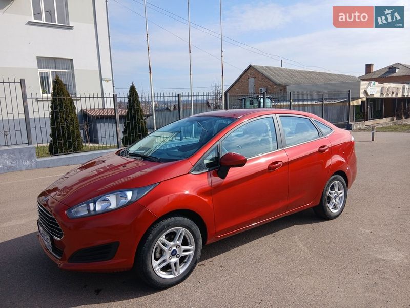Седан Ford Fiesta 2018 в Первомайську