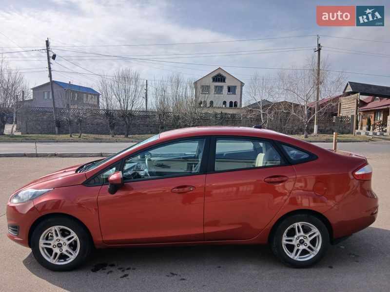 Седан Ford Fiesta 2018 в Первомайську