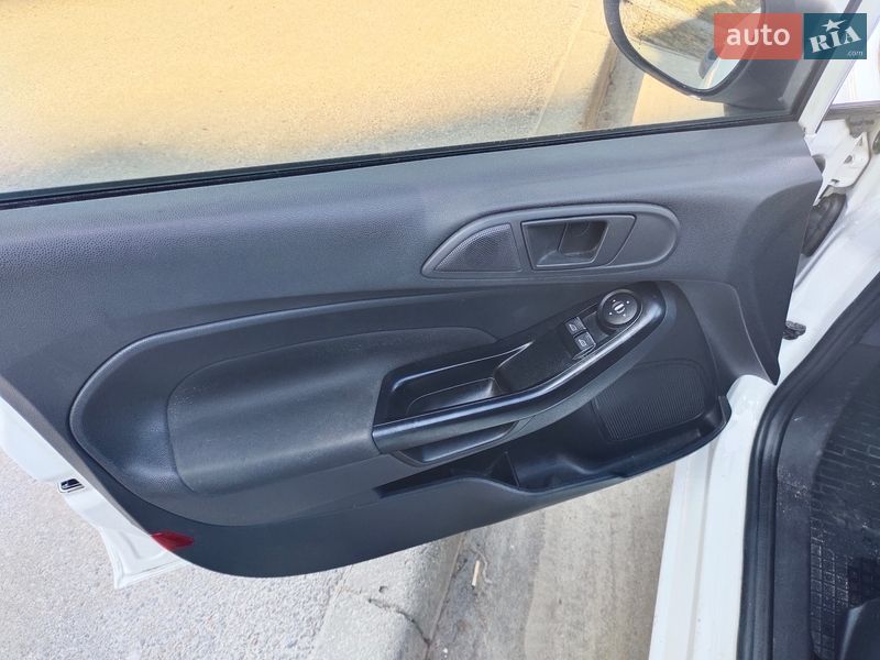 Хэтчбек Ford Fiesta 2013 в Сумах