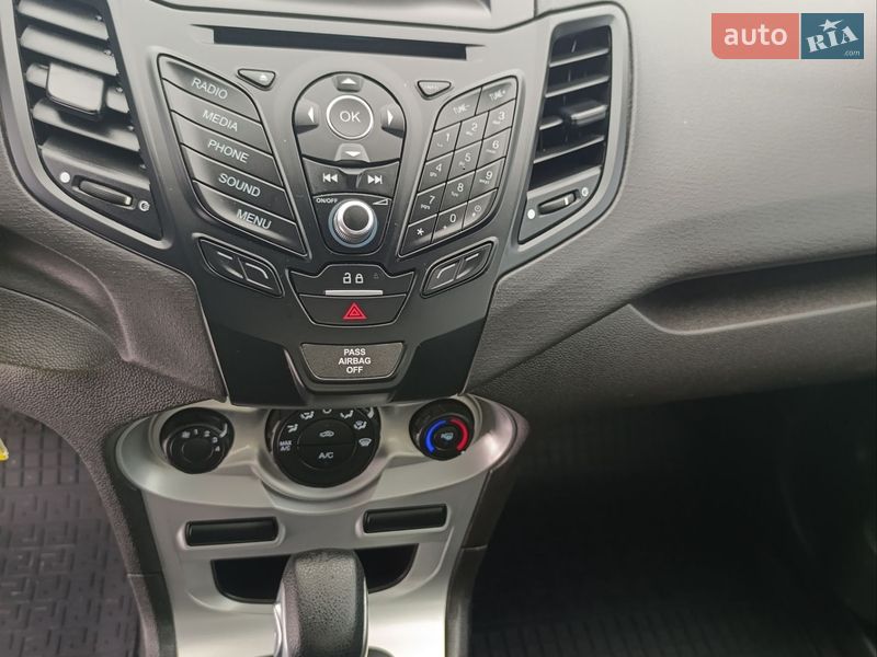 Седан Ford Fiesta 2018 в Івано-Франківську