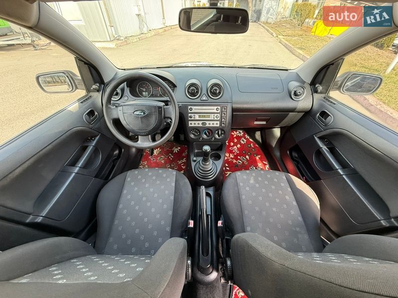 Хетчбек Ford Fiesta 2004 в Хмельницькому