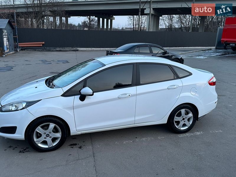 Седан Ford Fiesta 2019 в Киеве