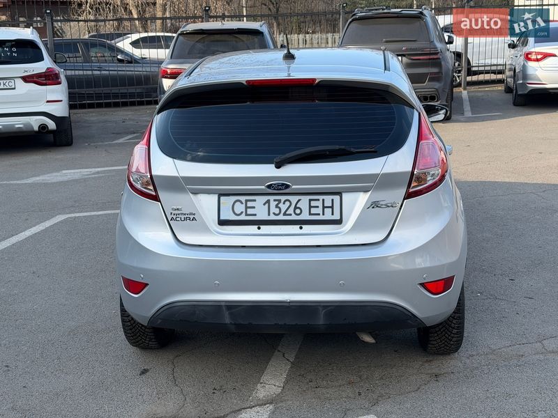 Хэтчбек Ford Fiesta 2015 в Киеве