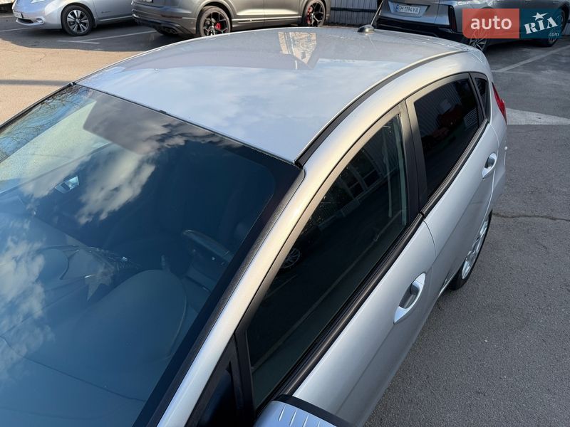 Хэтчбек Ford Fiesta 2015 в Киеве