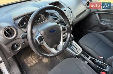 Хэтчбек Ford Fiesta 2015 в Киеве