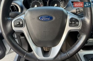 Хэтчбек Ford Fiesta 2015 в Киеве