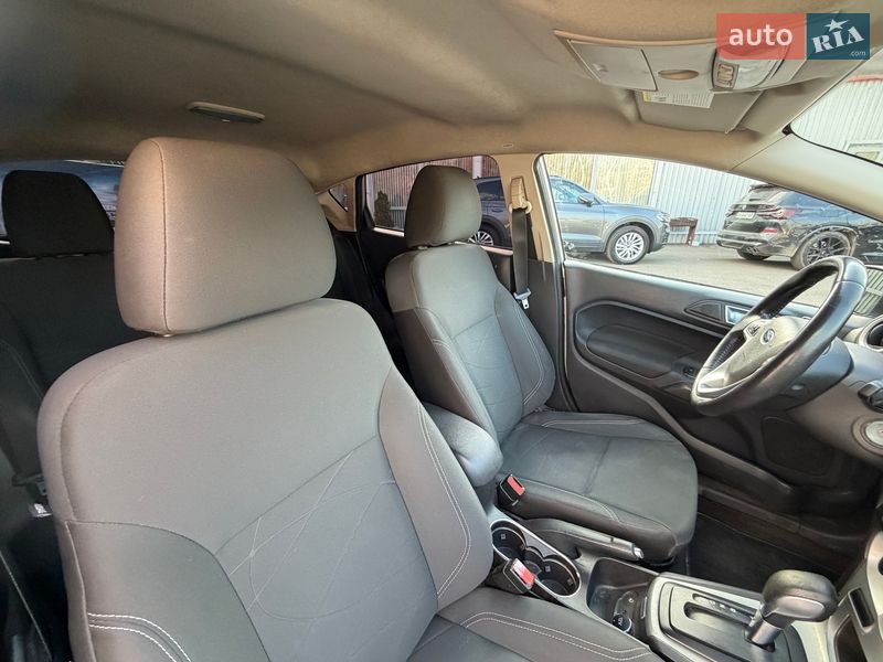 Хэтчбек Ford Fiesta 2015 в Киеве