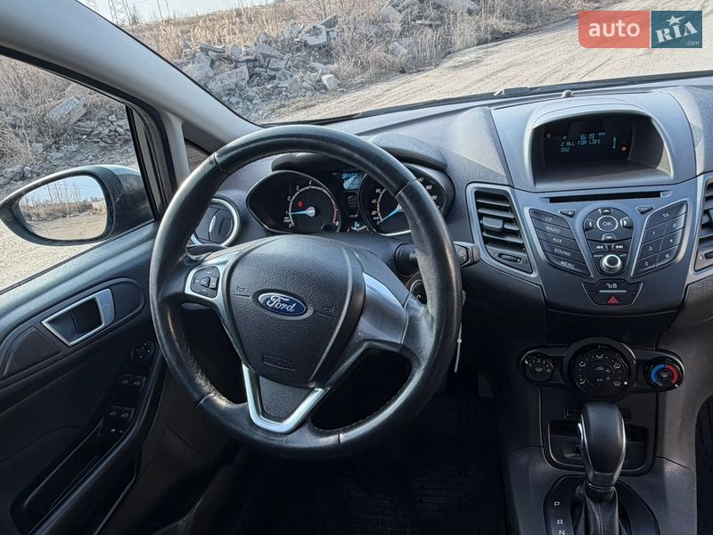 Хэтчбек Ford Fiesta 2016 в Киеве