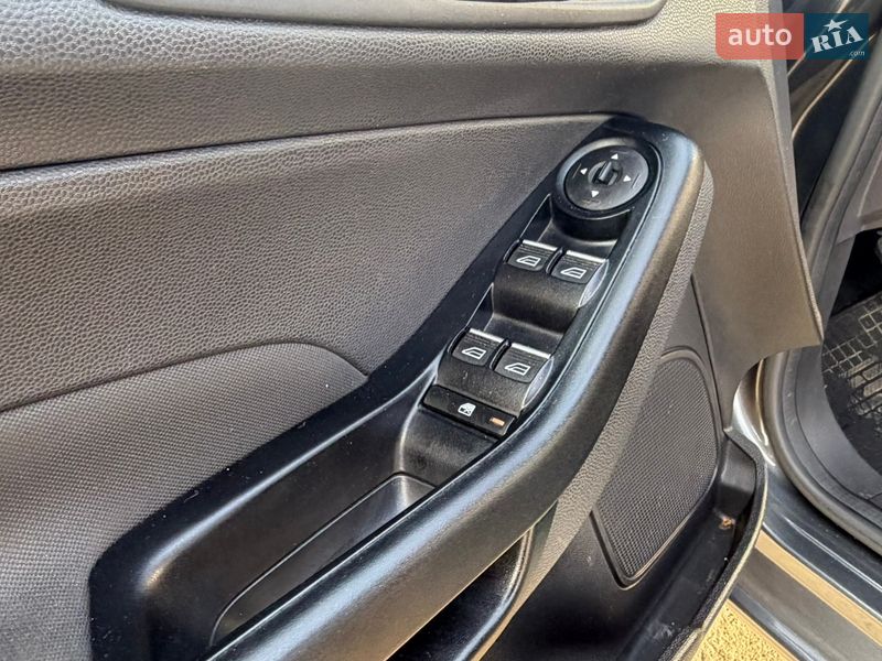 Хэтчбек Ford Fiesta 2016 в Киеве