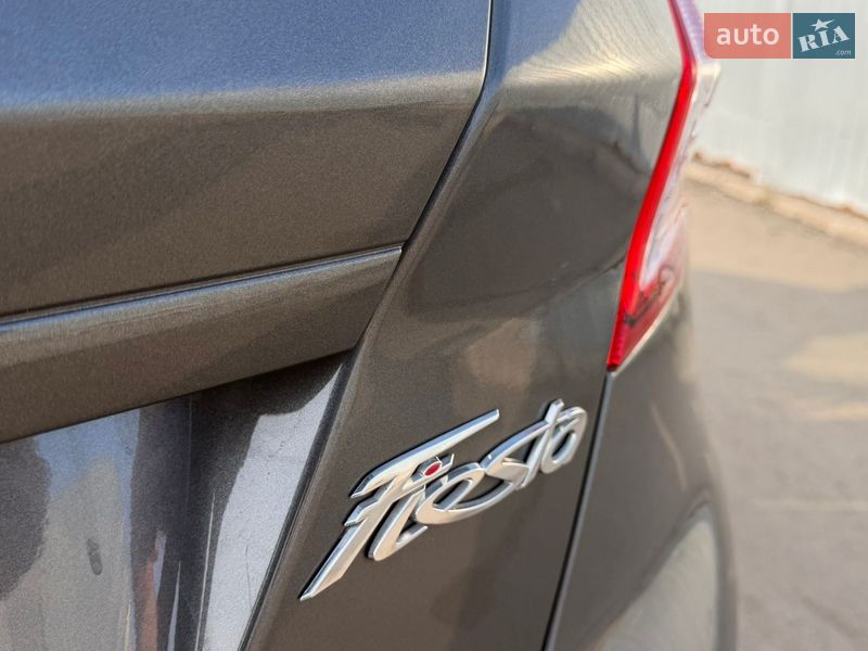 Хэтчбек Ford Fiesta 2016 в Киеве