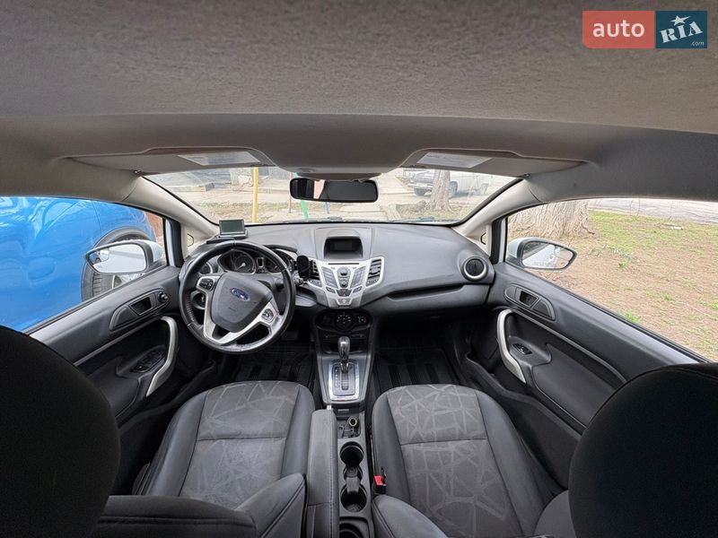 Хэтчбек Ford Fiesta 2012 в Южноукраинске