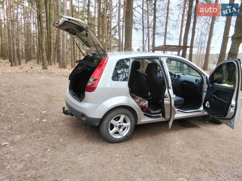 Хетчбек Ford Fiesta 2006 в Житомирі фото 5 Хетчбек Ford Fiesta 2006 в Житомирі