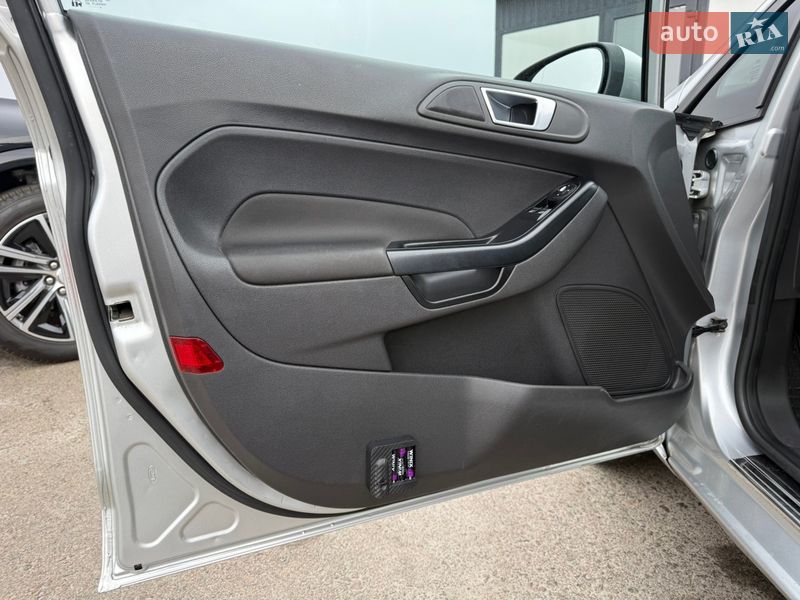 Хэтчбек Ford Fiesta 2014 в Киеве фото 10 Хэтчбек Ford Fiesta 2014 в Киеве