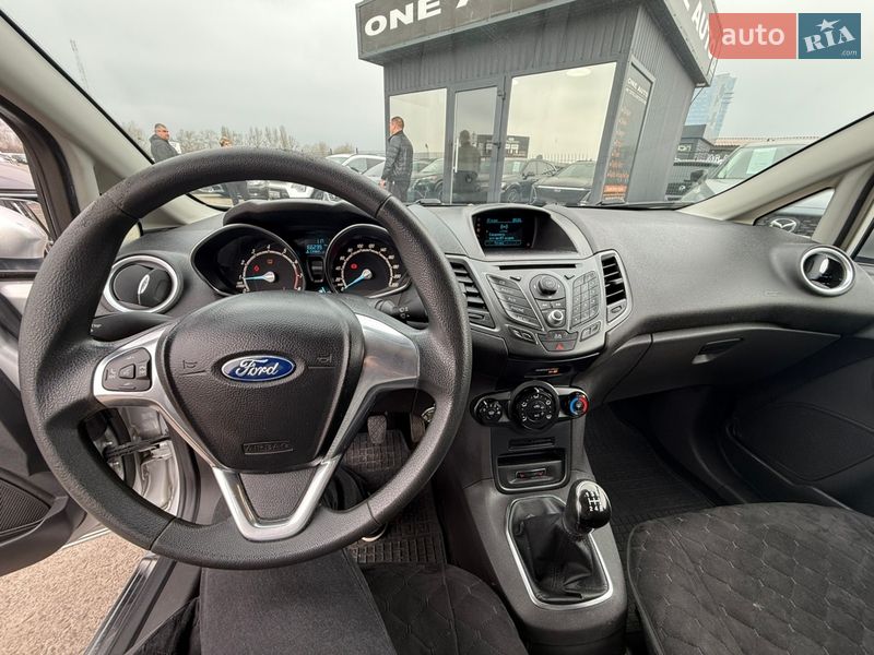Хэтчбек Ford Fiesta 2014 в Киеве фото 14 Хэтчбек Ford Fiesta 2014 в Киеве
