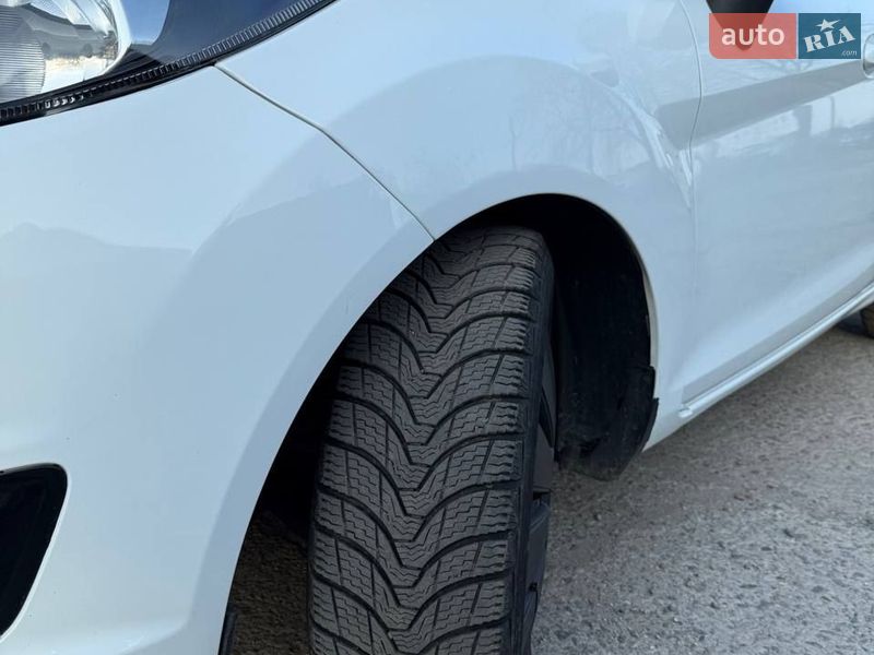 Хэтчбек Ford Fiesta 2017 в Днепре