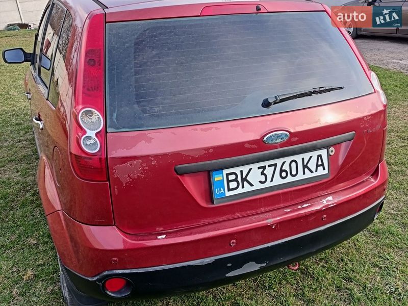 Хетчбек Ford Fiesta 2006 в Дубні
