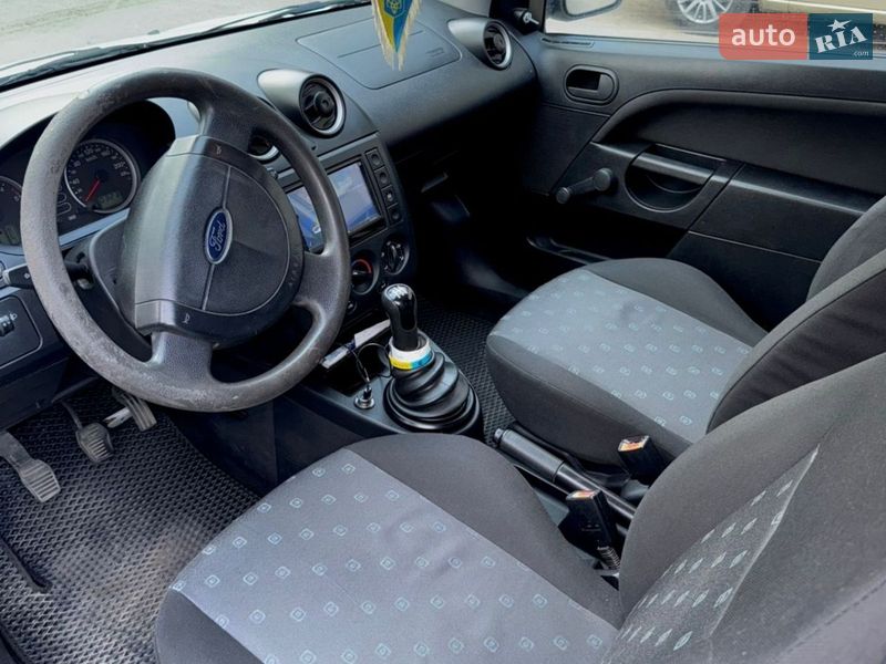 Хэтчбек Ford Fiesta 2005 в Николаеве