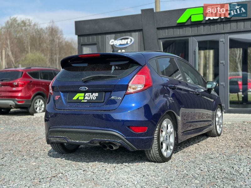 Хэтчбек Ford Fiesta 2015 в Львове