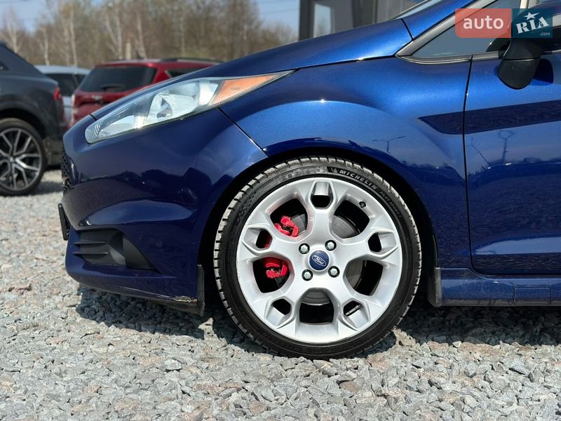 Хэтчбек Ford Fiesta 2015 в Львове