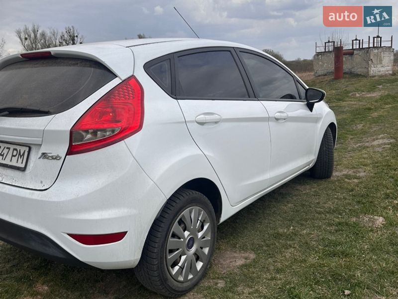 Хэтчбек Ford Fiesta 2012 в Дубно фото 3 Хэтчбек Ford Fiesta 2012 в Дубно